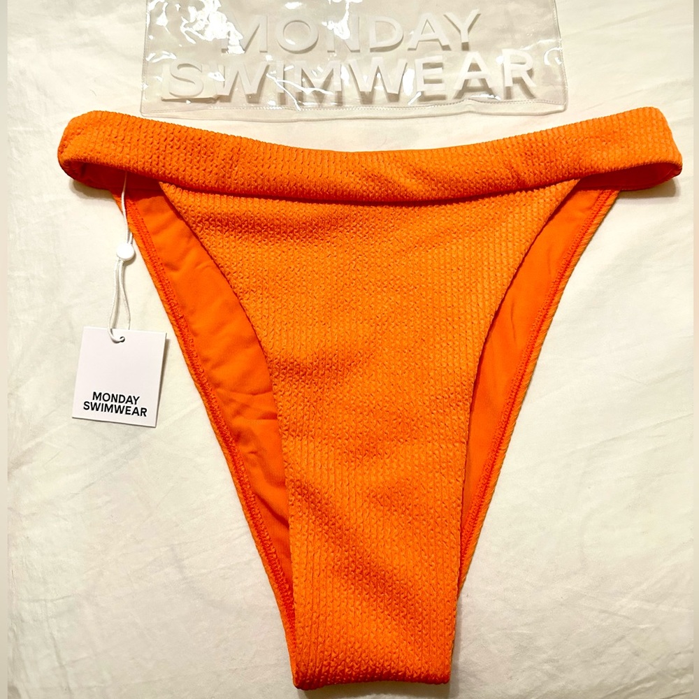 Monday Swimwear Argentina Bottom-Sz M- Cantaloupe Crinkle